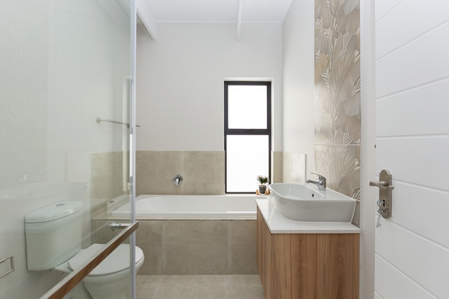 3 Bedroom Property for Sale in Brittania Beach Estate Western Cape